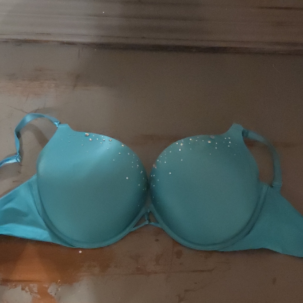 Victoria's Secret Turquoise Bra with Sparkling Details There Are A Couple Snags